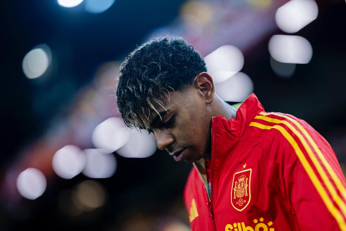 德天空：目前谢什科和曼联的转会进展远高于西蒙斯与切尔西（德天空：曼联与谢什科的转会进展领跑，西蒙斯与切尔西明显落后）