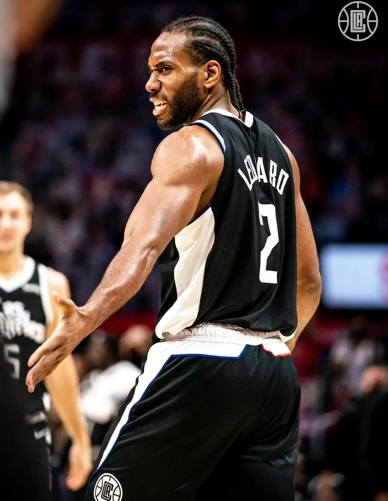 西帅的第一次主场执教，他感谢所有球迷的支持（西帅主场执教首秀，向全体球迷致谢）