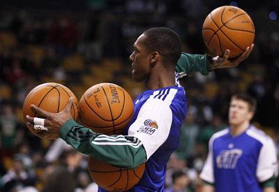 欧冠积分榜分析：各队晋级形势紧张,（欧冠积分盘点：晋级争夺愈发激烈）