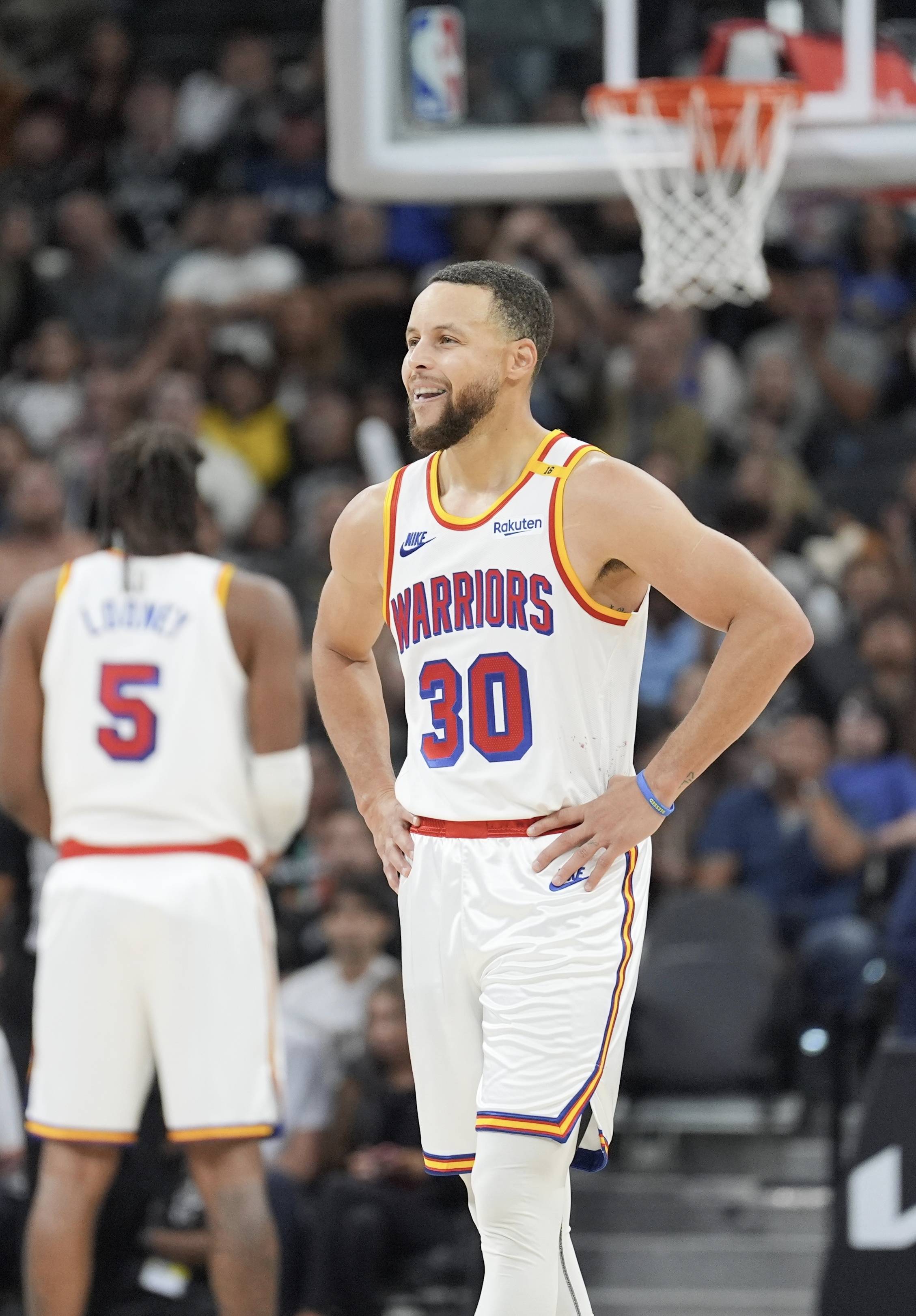 曼联希望对竞争对手进行双重打击阿莫林对红魔球星兴趣却无能为力（曼联谋双重打击竞争对手，阿莫林心仪红魔球星却无可奈何）