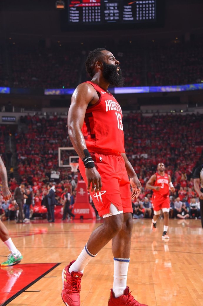 本轮世预赛欧洲区最佳进球候选：埃泽和达姆斯高的进球在列（世预赛欧洲区本轮最佳进球候选出炉：埃泽、达姆斯高入选）