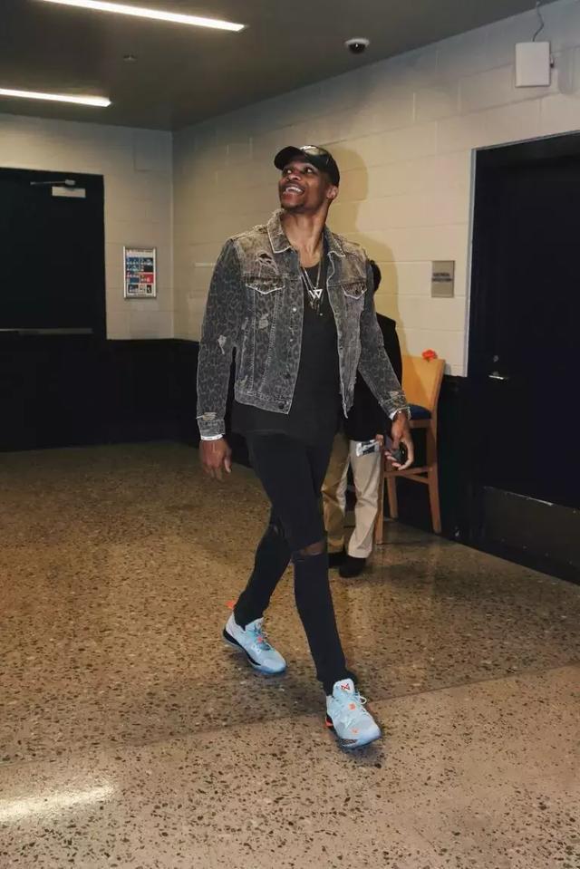 F1阿布扎比站第一练习：诺里斯最快，维斯塔潘紧随其后，勒克莱尔非第四（F1阿布扎比站FP1：诺里斯领跑，维斯塔潘紧追，勒克莱尔居第4）