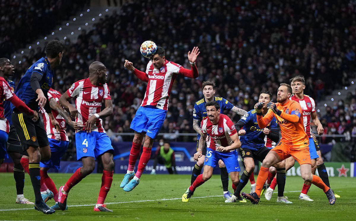 霍伊伦：我喜欢压迫和背对球门；进球美妙但功劳要和球队分享（霍伊伦：钟爱高压逼抢与背身拿球，进球虽美但荣誉应与全队共享）