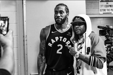 海港夺冠历程：上半程排第4，对BIG4仅取1分；下半程11胜2平2负（海港封王轨迹：半程居第4对BIG4仅得1分，下半程11胜2平2负）