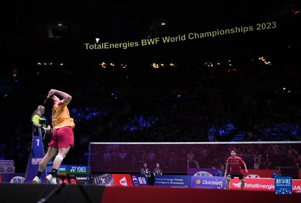 与巴特勒的 与巴特勒的